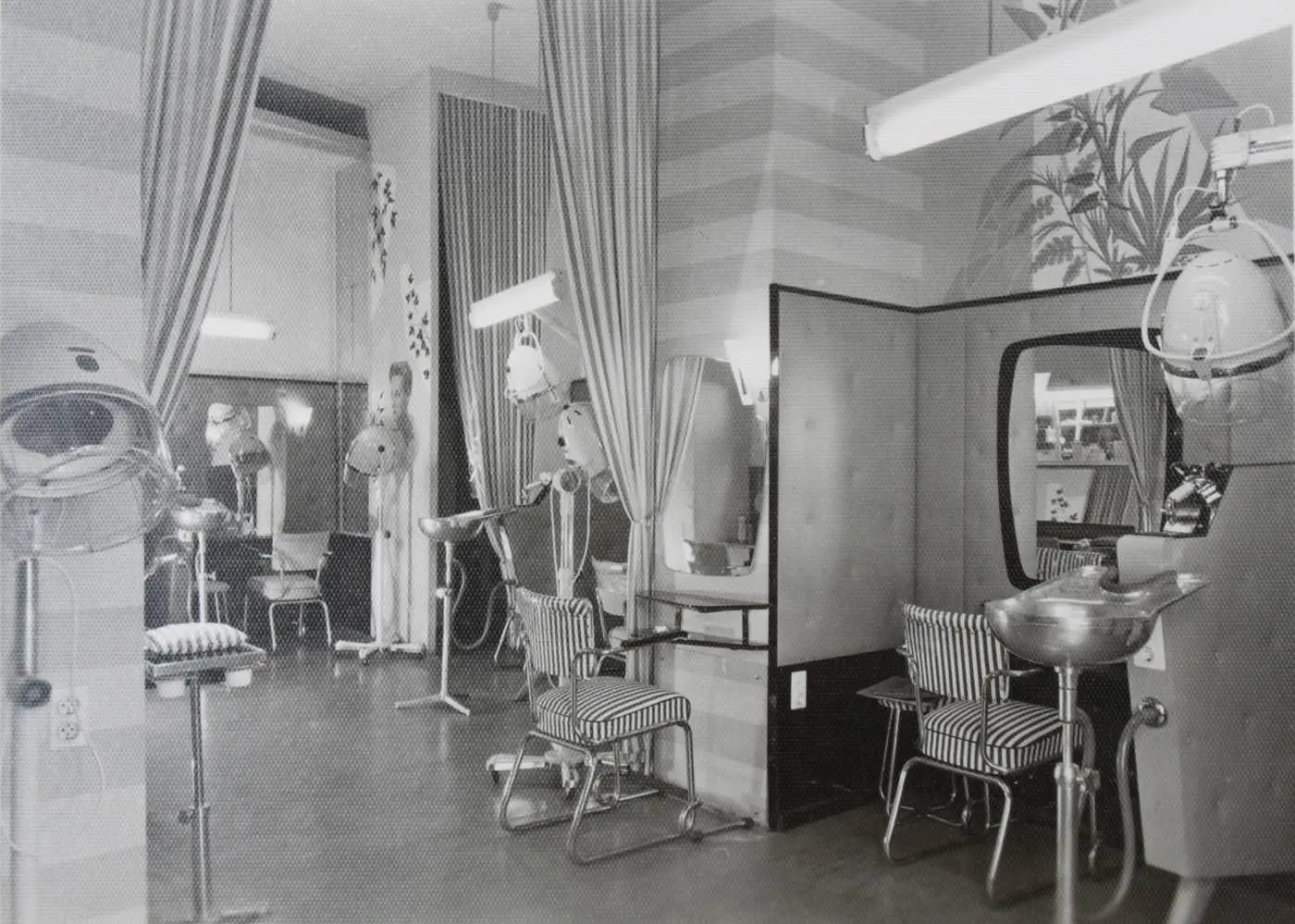 Gruendung-Friseur-Ossig-Wien-1954-1